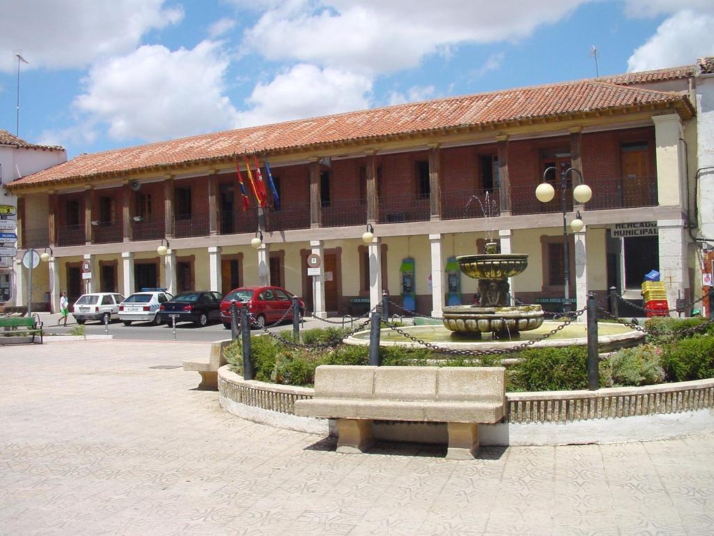 Hostal Gastrobar Carmelo Villarejo de Salvanes Екстер'єр фото